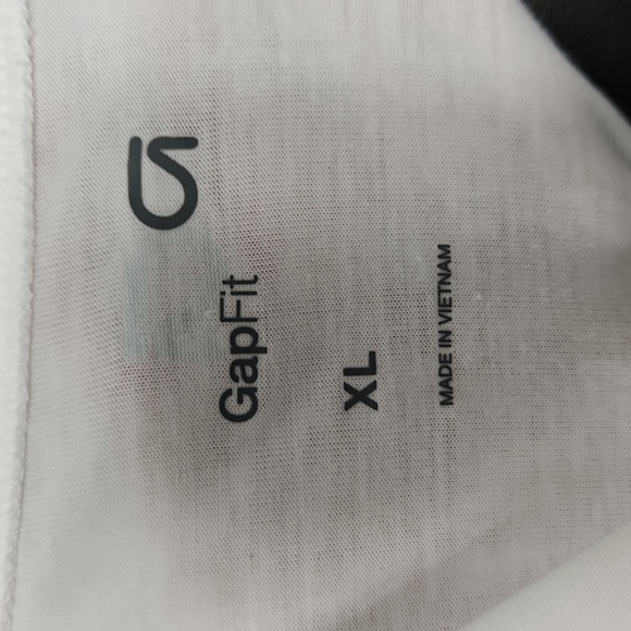 Gap Fit Tank - Picture 8 of 9